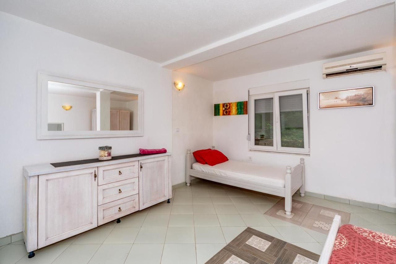 Apartmani Lira Sutomore Extérieur photo
