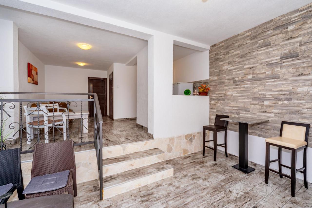 Apartmani Lira Sutomore Extérieur photo