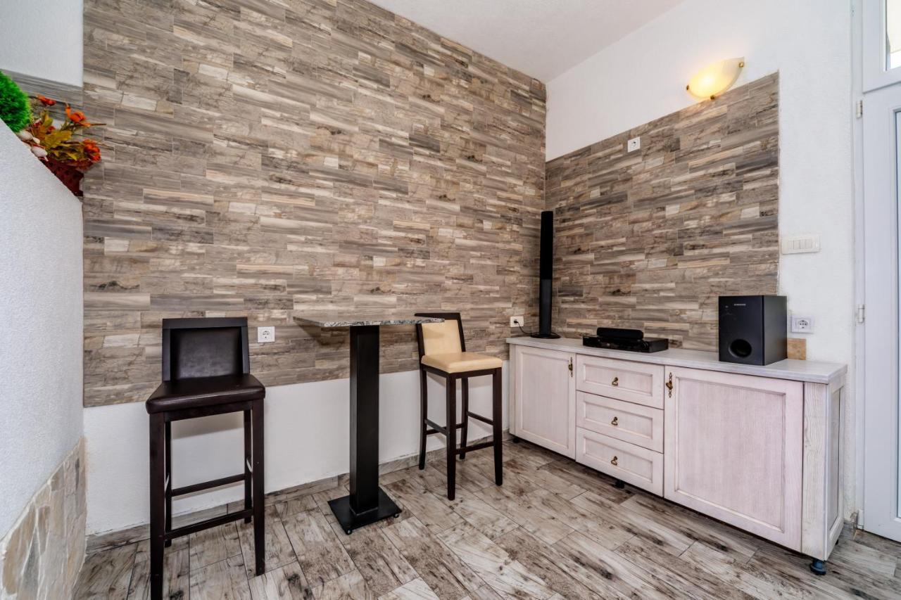 Apartmani Lira Sutomore Extérieur photo