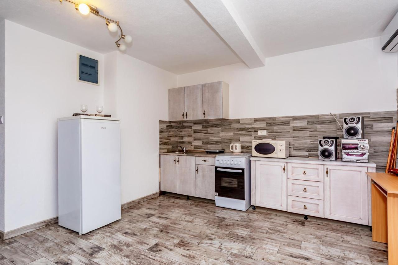 Apartmani Lira Sutomore Extérieur photo