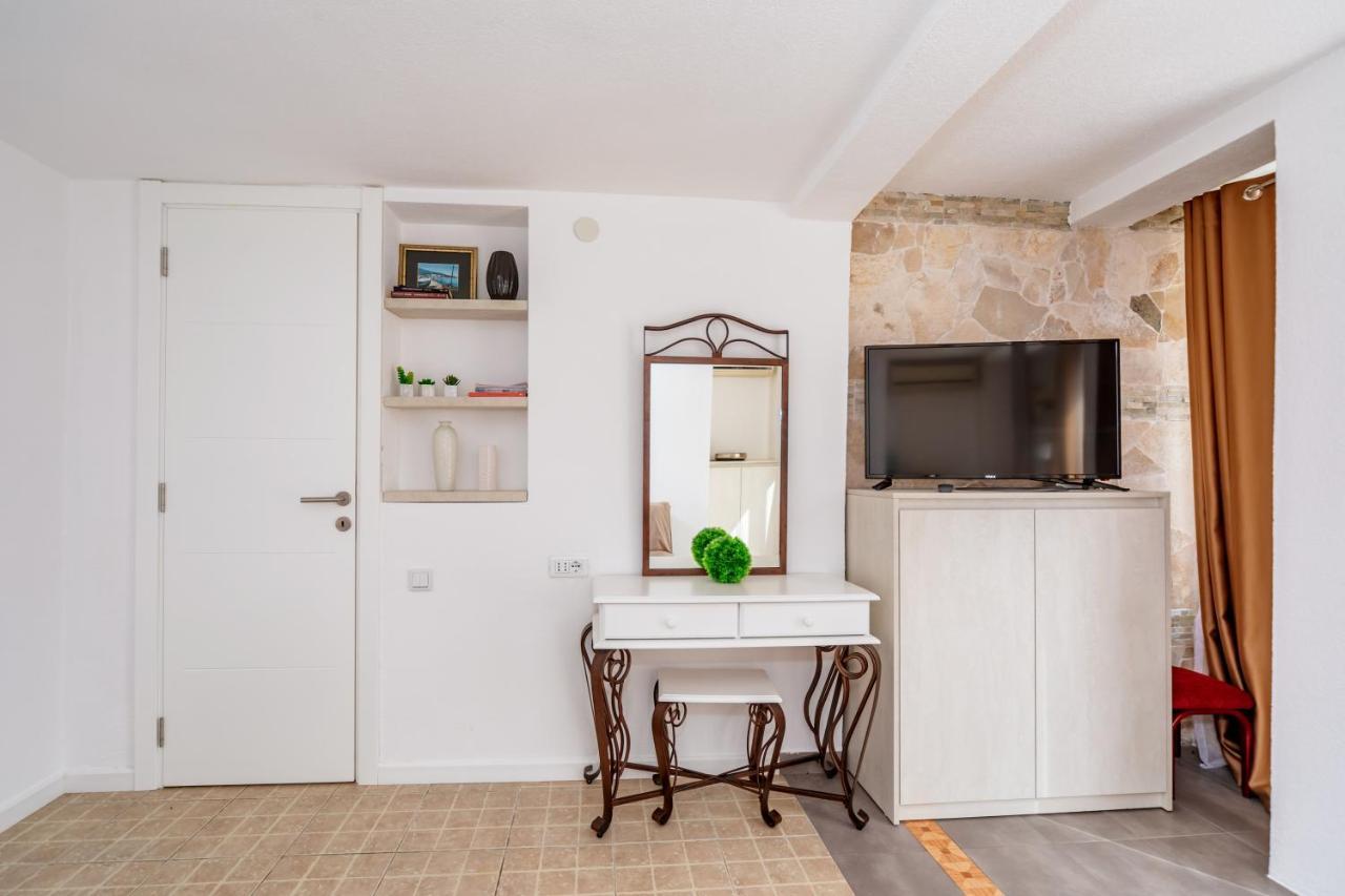 Apartmani Lira Sutomore Extérieur photo