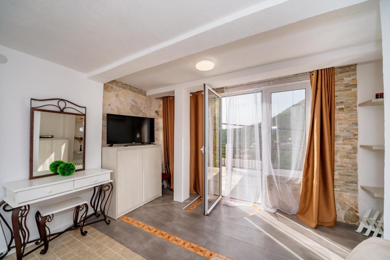 Apartmani Lira Sutomore Extérieur photo