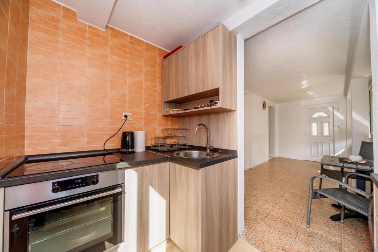 Apartmani Lira Sutomore Extérieur photo