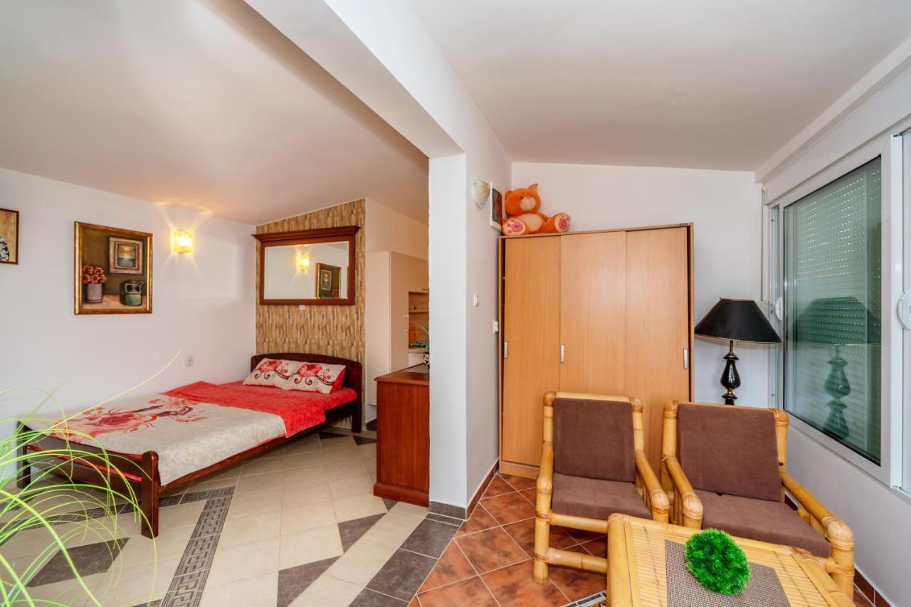 Apartmani Lira Sutomore Extérieur photo