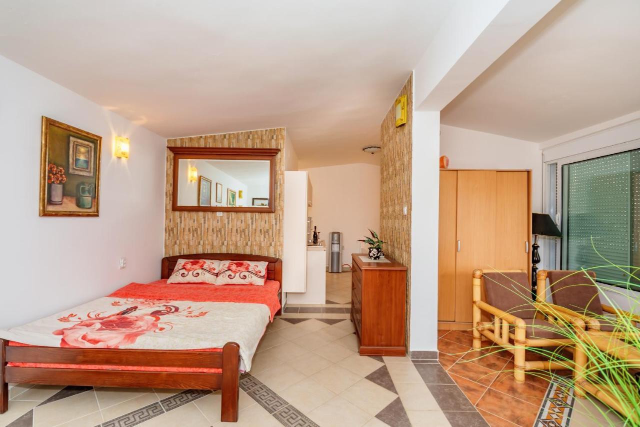 Apartmani Lira Sutomore Extérieur photo