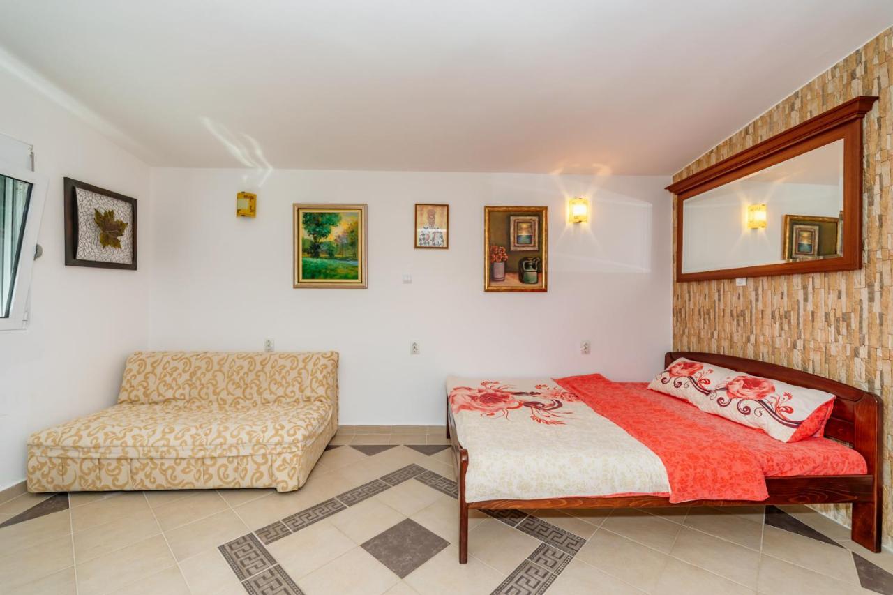 Apartmani Lira Sutomore Extérieur photo